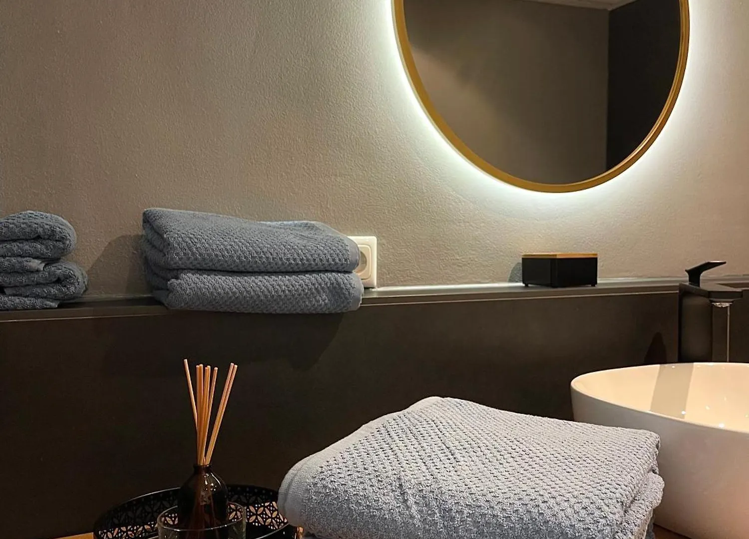 Modernes Designer Apartment Mit Balkon 5 Min Zum Oktoberfest & City Mnichov